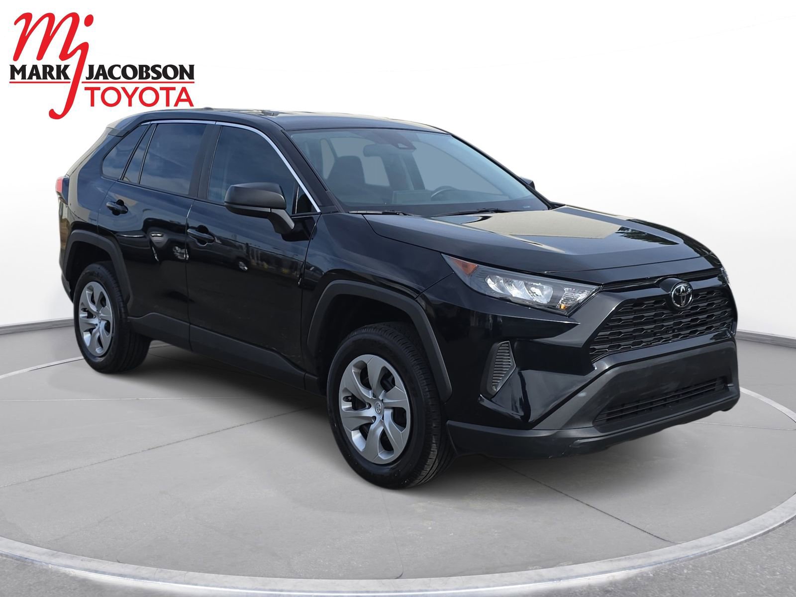 Used 2022 Toyota RAV4 LE image 5