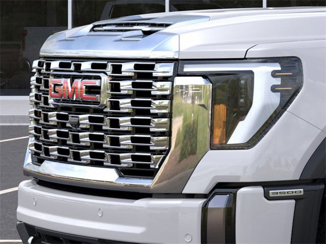 New 2025 GMC Sierra 3500 Denali w/ Denali Reserve Package image 13