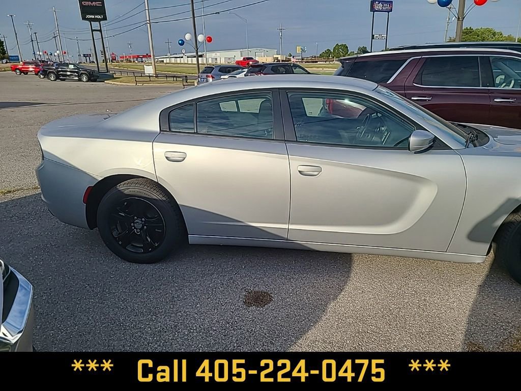 Used 2022 Dodge Charger SXT image 11