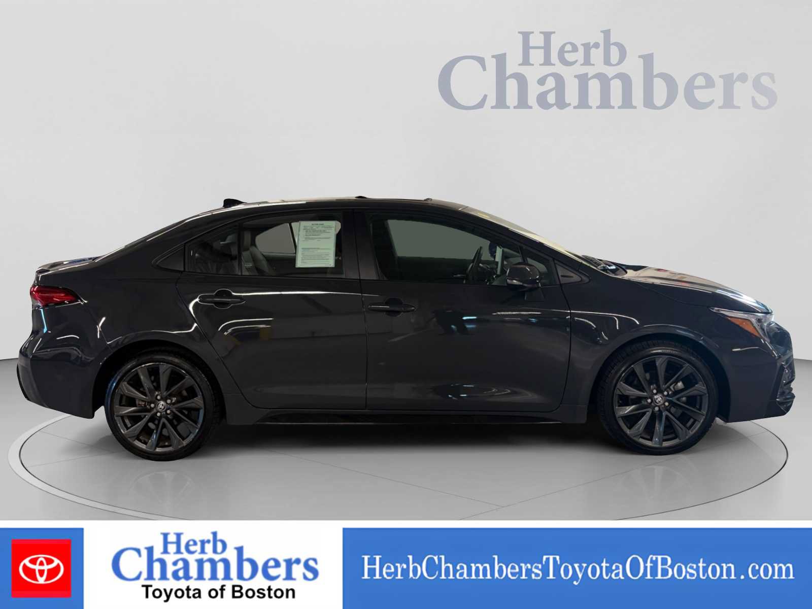 Used 2025 Toyota Corolla XSE FWD image 11