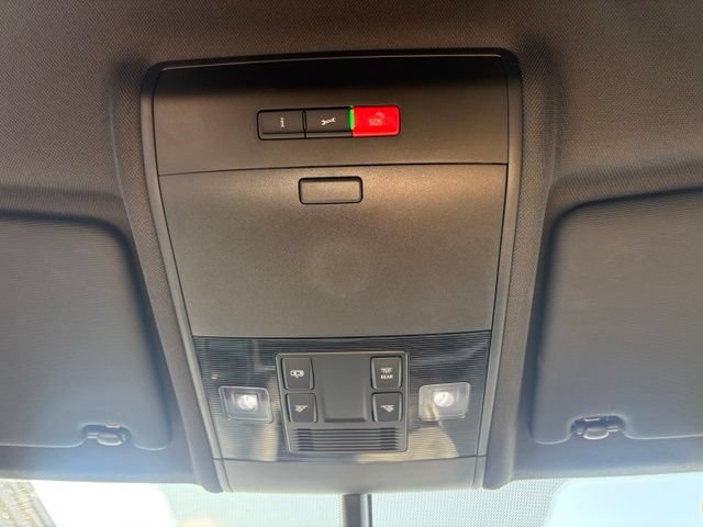 Used 2020 Volkswagen Atlas Cross Sport SE w/ Towing Package AWD/4WD image 25