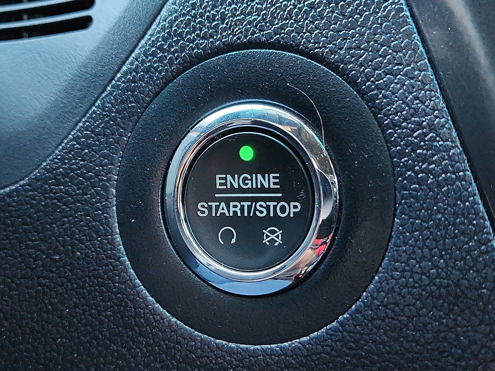 Used 2017 Ford Explorer XLT w/ Equipment Group 202A image 20