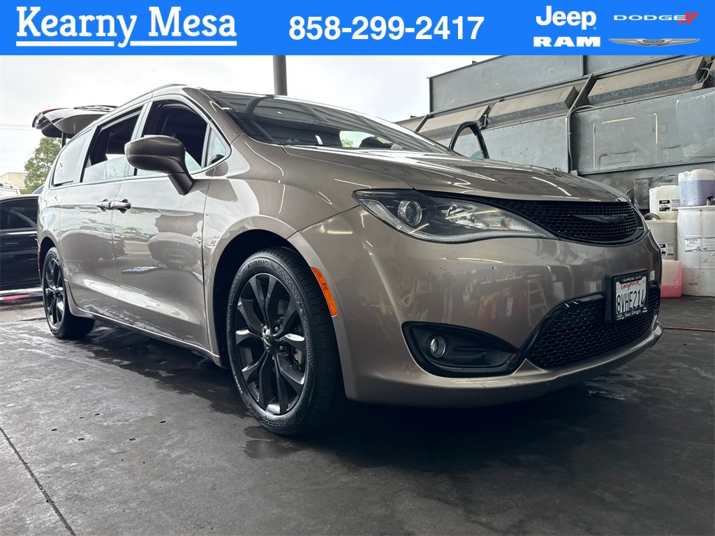 Used 2018 Chrysler Pacifica Touring-L Plus