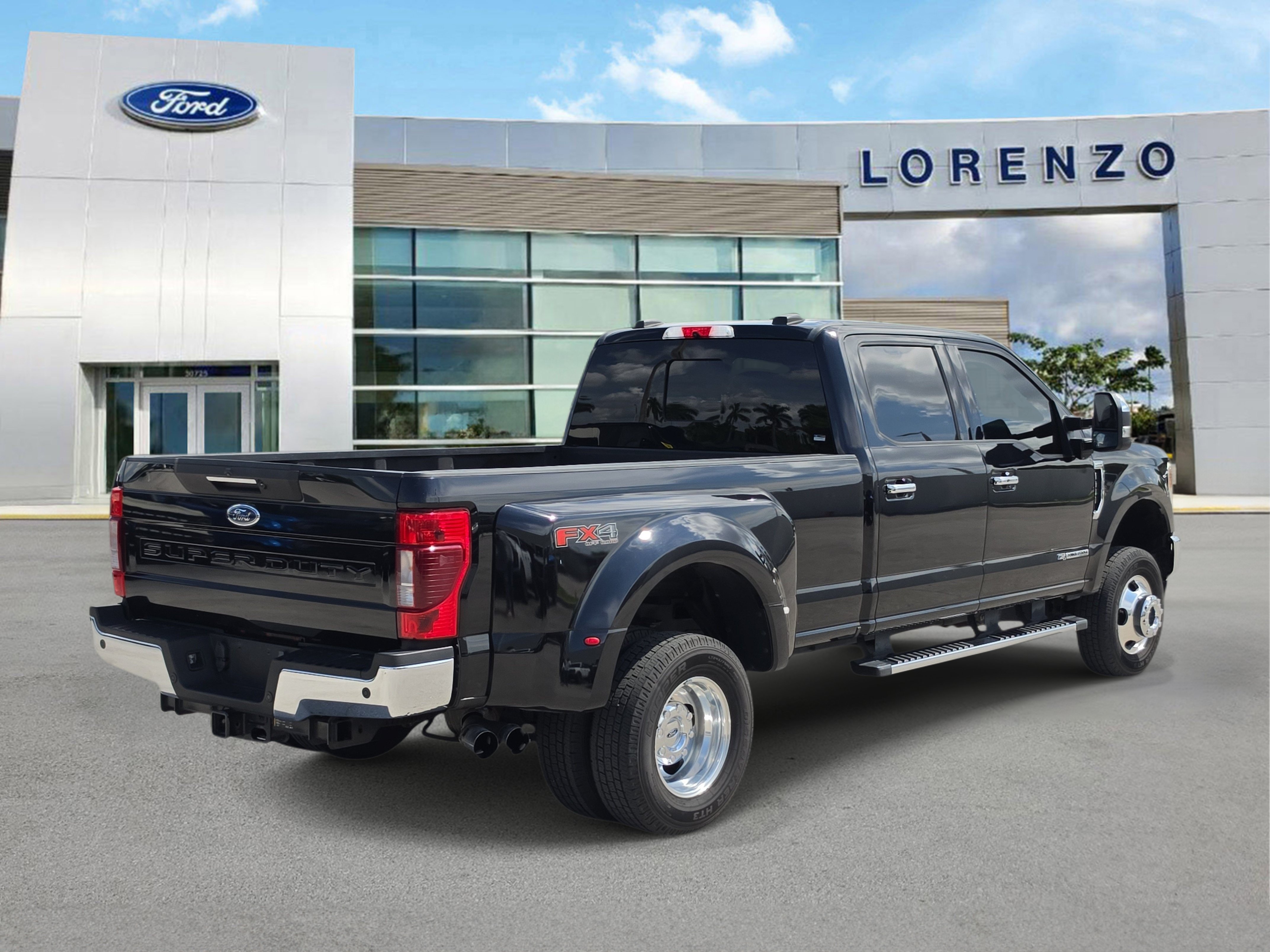 Used 2020 Ford F350 Lariat w/ Lariat Ultimate Package AWD/4WD image 4