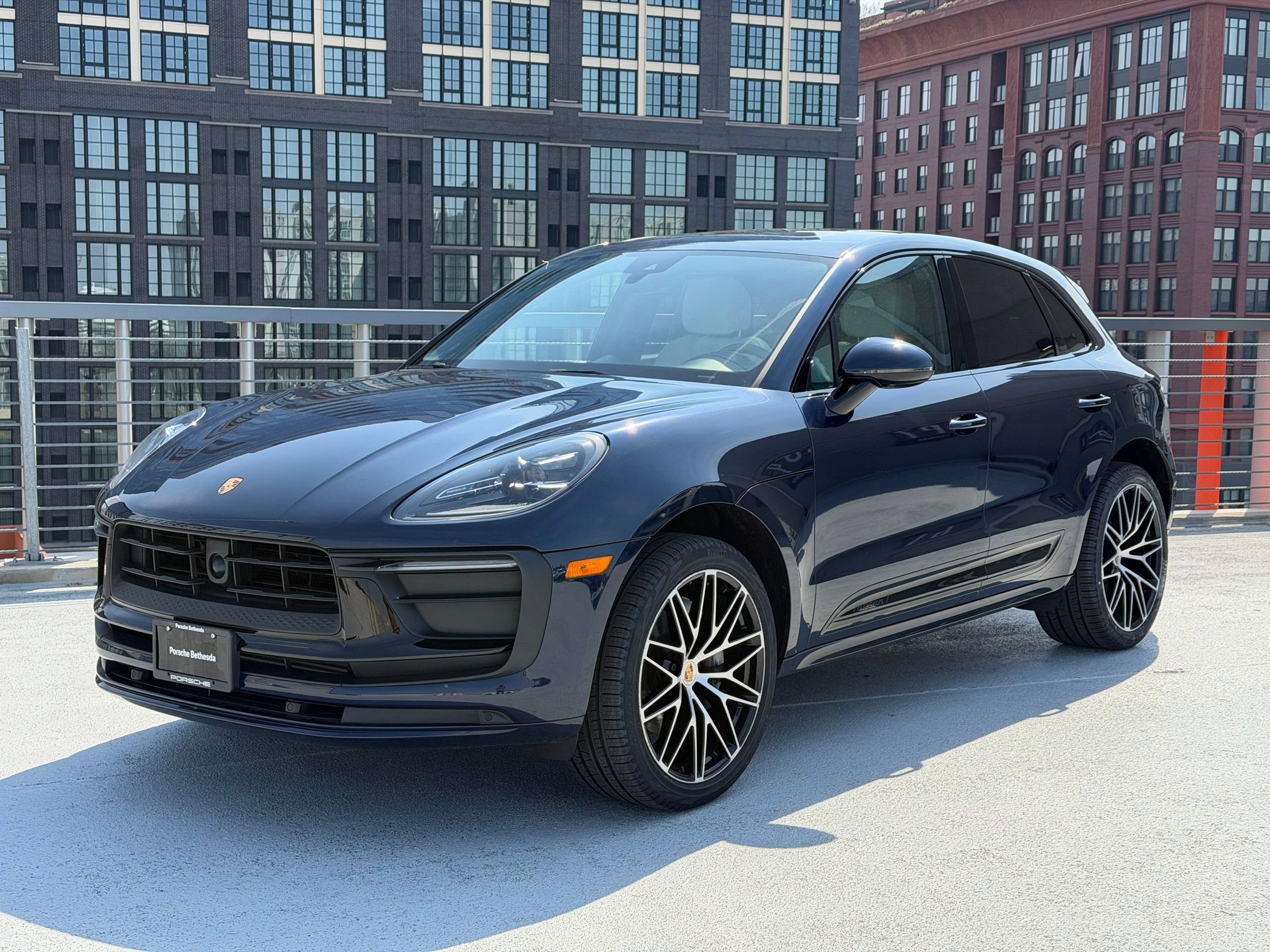 Used 2023 Porsche Macan Turbo image 1