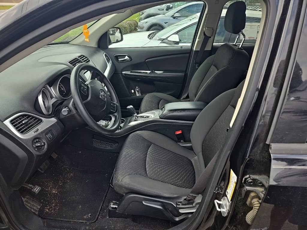 Used 2018 Dodge Journey SXT image 5