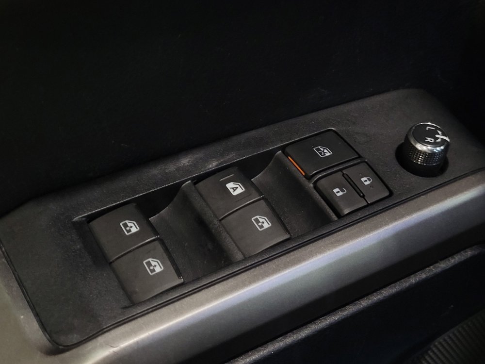 Used 2016 Toyota Tacoma SR5 w/ SR5 Appearance Package (SN) image 27