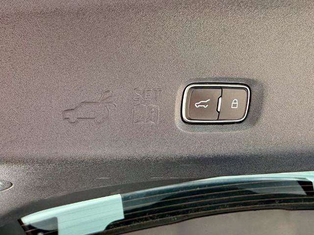Certified 2025 Ford Expedition Active AWD/4WD image 22