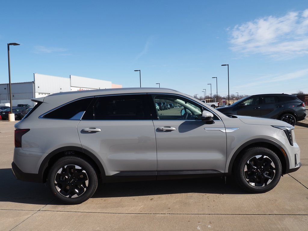 New 2026 Kia Sorento S image 4