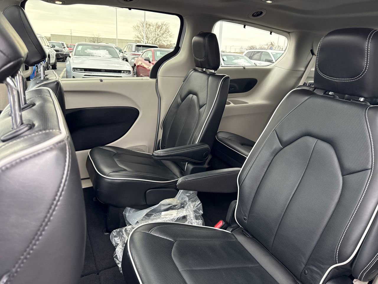 Used 2022 Chrysler Pacifica Limited image 15