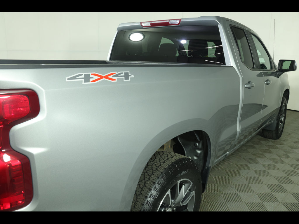 Used 2024 Chevrolet Silverado 1500 LT AWD/4WD image 19