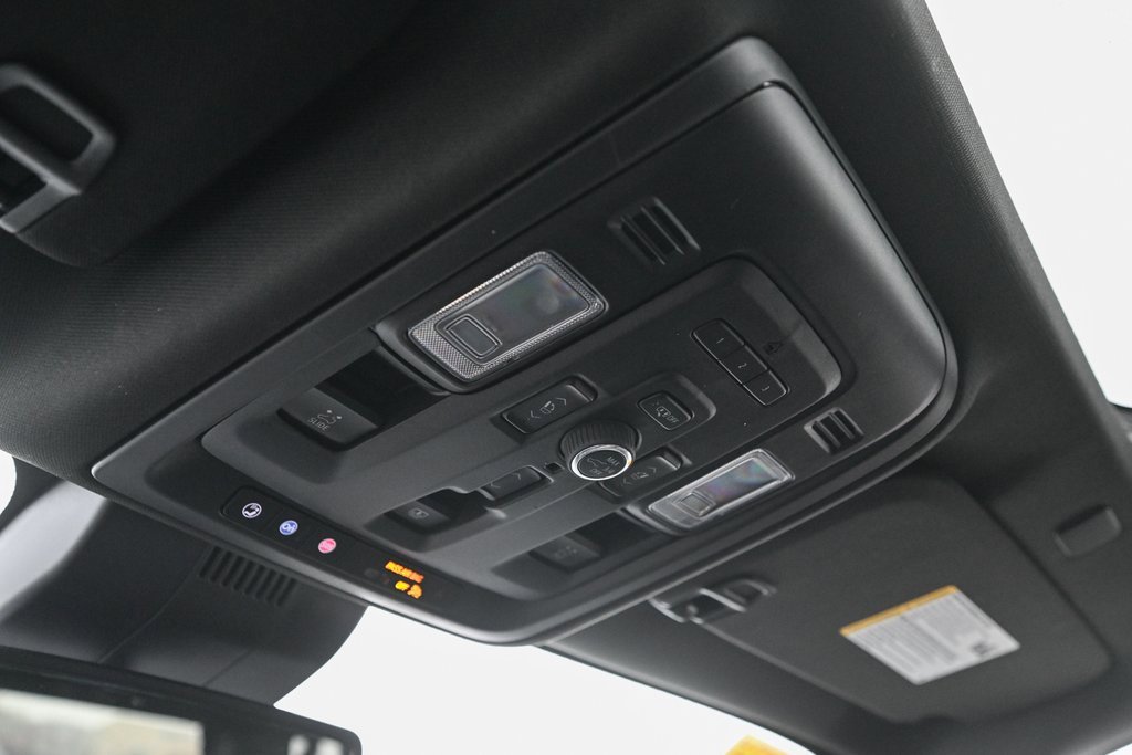 Used 2023 GMC Yukon XL Denali image 39