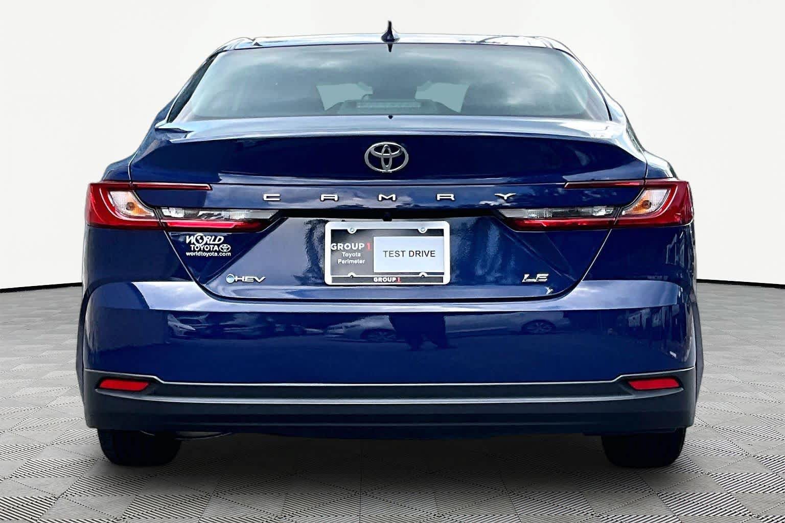 Used 2025 Toyota Camry LE FWD image 5