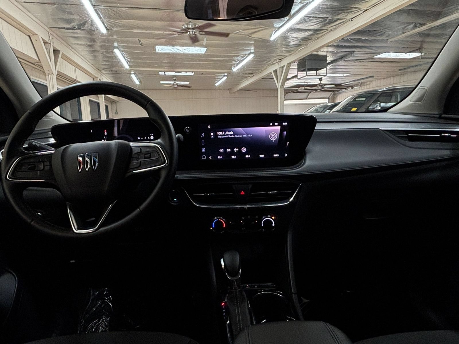 Used 2025 Buick Encore GX Preferred AWD/4WD image 31