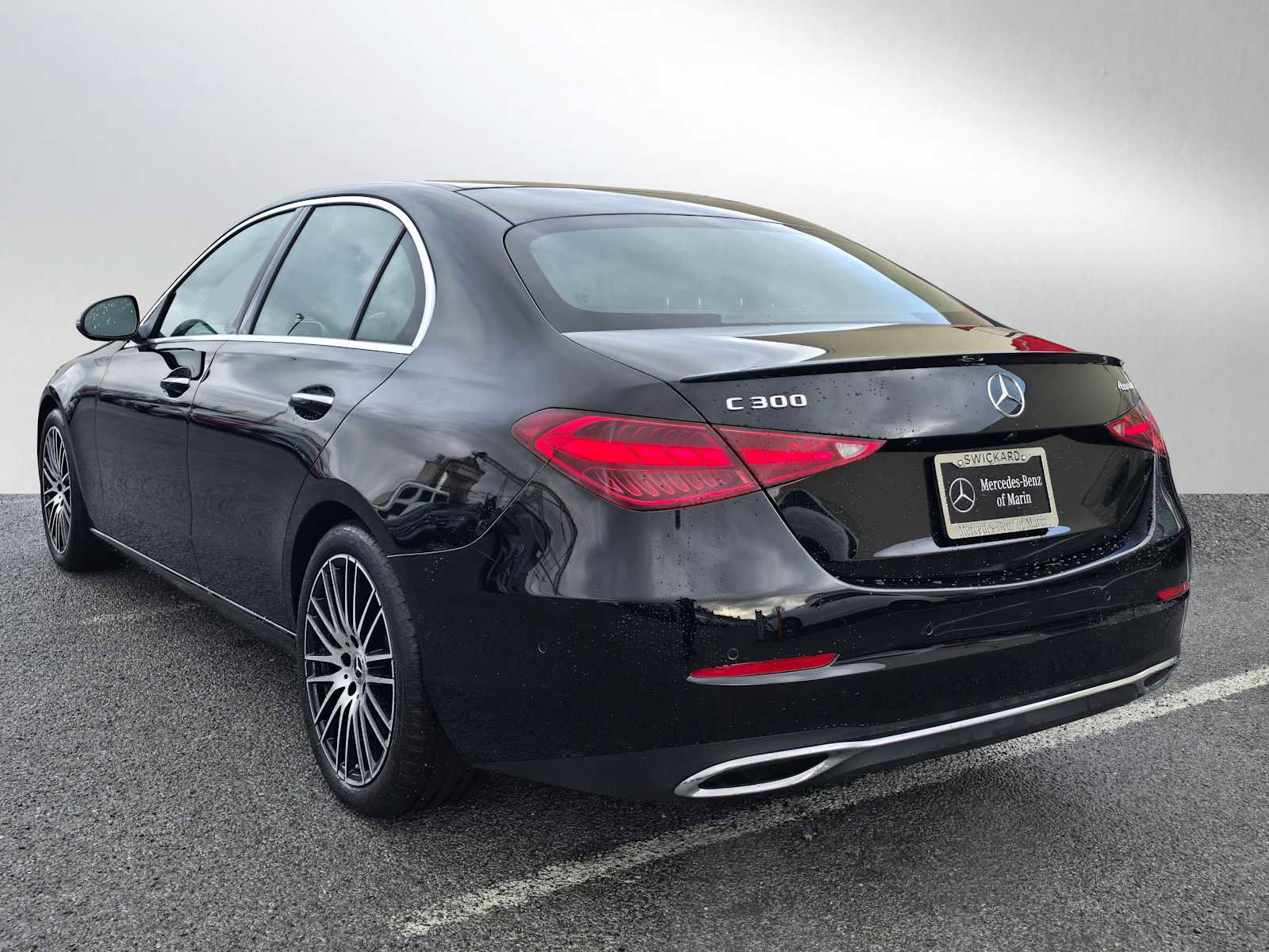 Used 2025 Mercedes-Benz C 300 4MATIC Sedan image 5