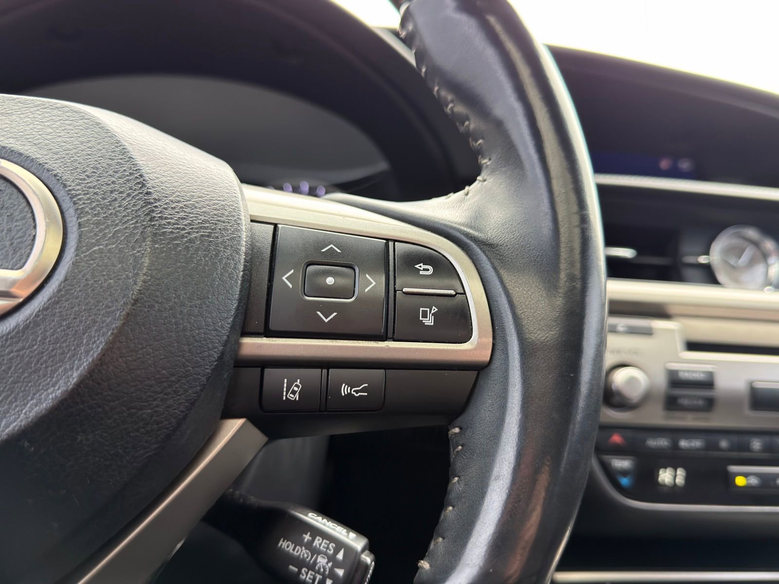 Used 2018 Lexus ES 350 image 23