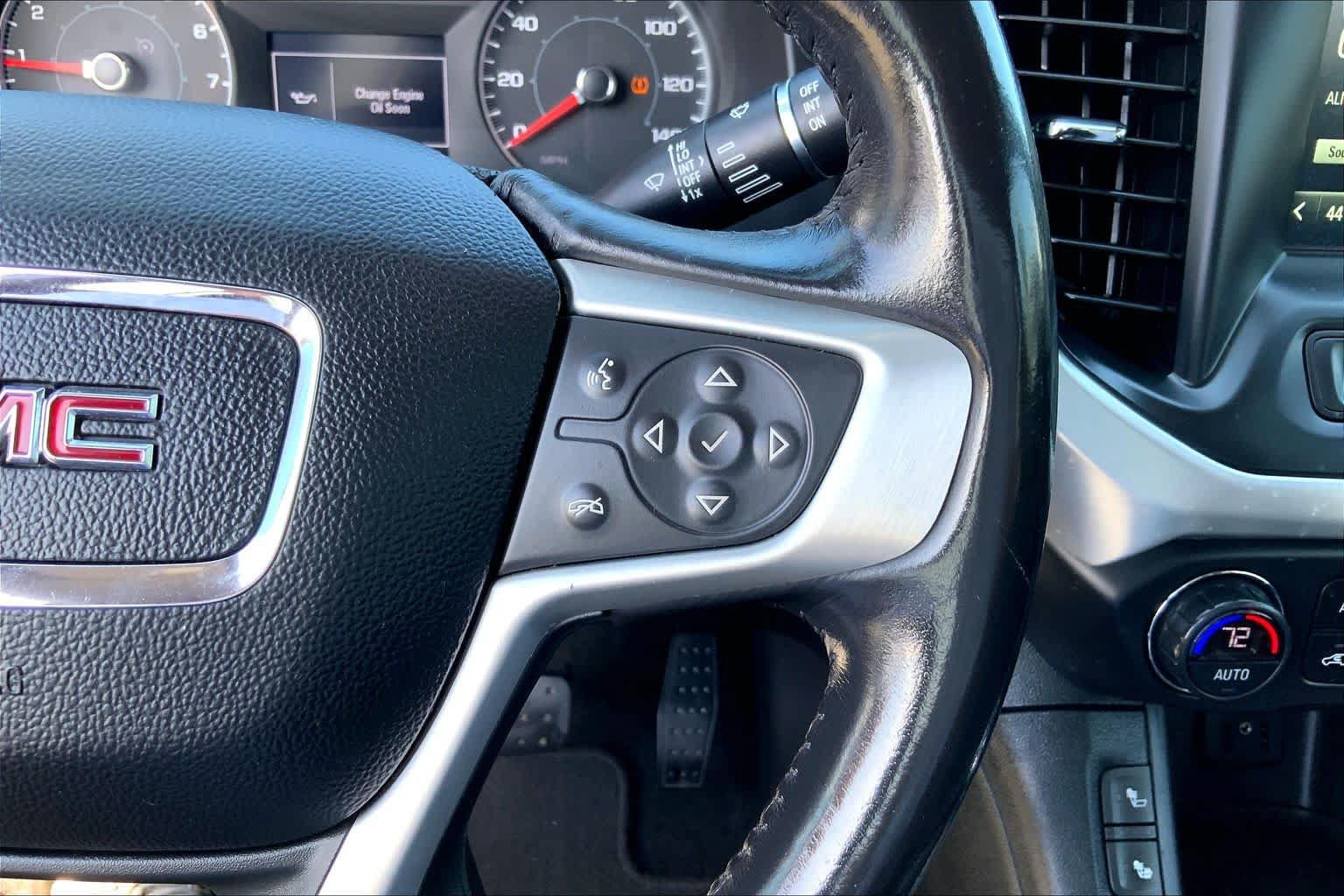 Used 2019 GMC Acadia SLE FWD image 21