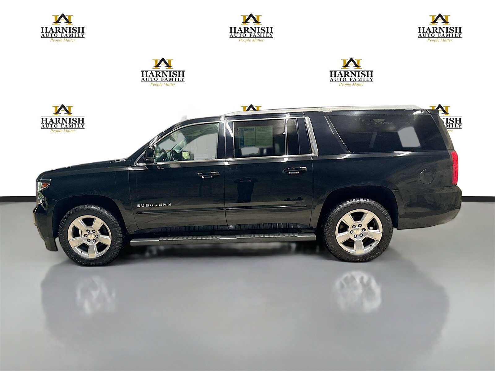 Used 2019 Chevrolet Suburban LS w/ All-Season Package image 8