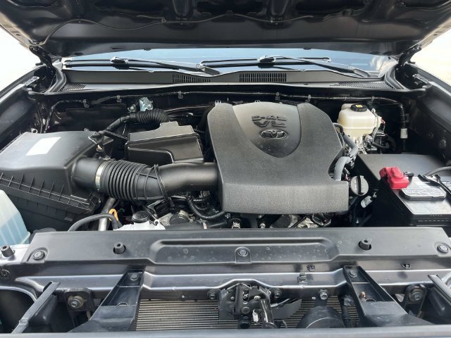 Used 2023 Toyota Tacoma TRD Pro AWD/4WD image 5