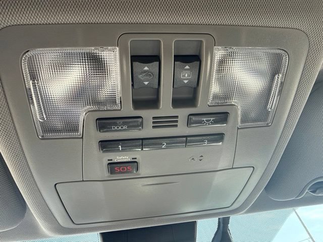 Used 2017 Toyota Highlander Limited Platinum w/ Carpet Mat Package AWD/4WD image 30
