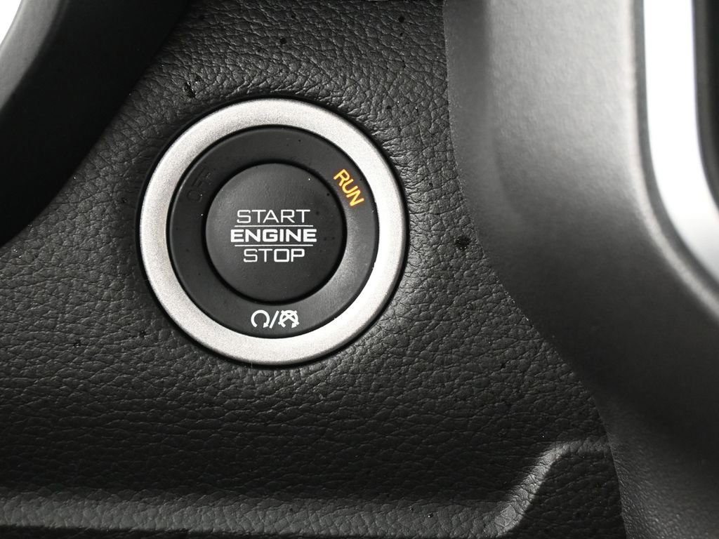 Used 2025 RAM 1500 Big Horn AWD/4WD image 32