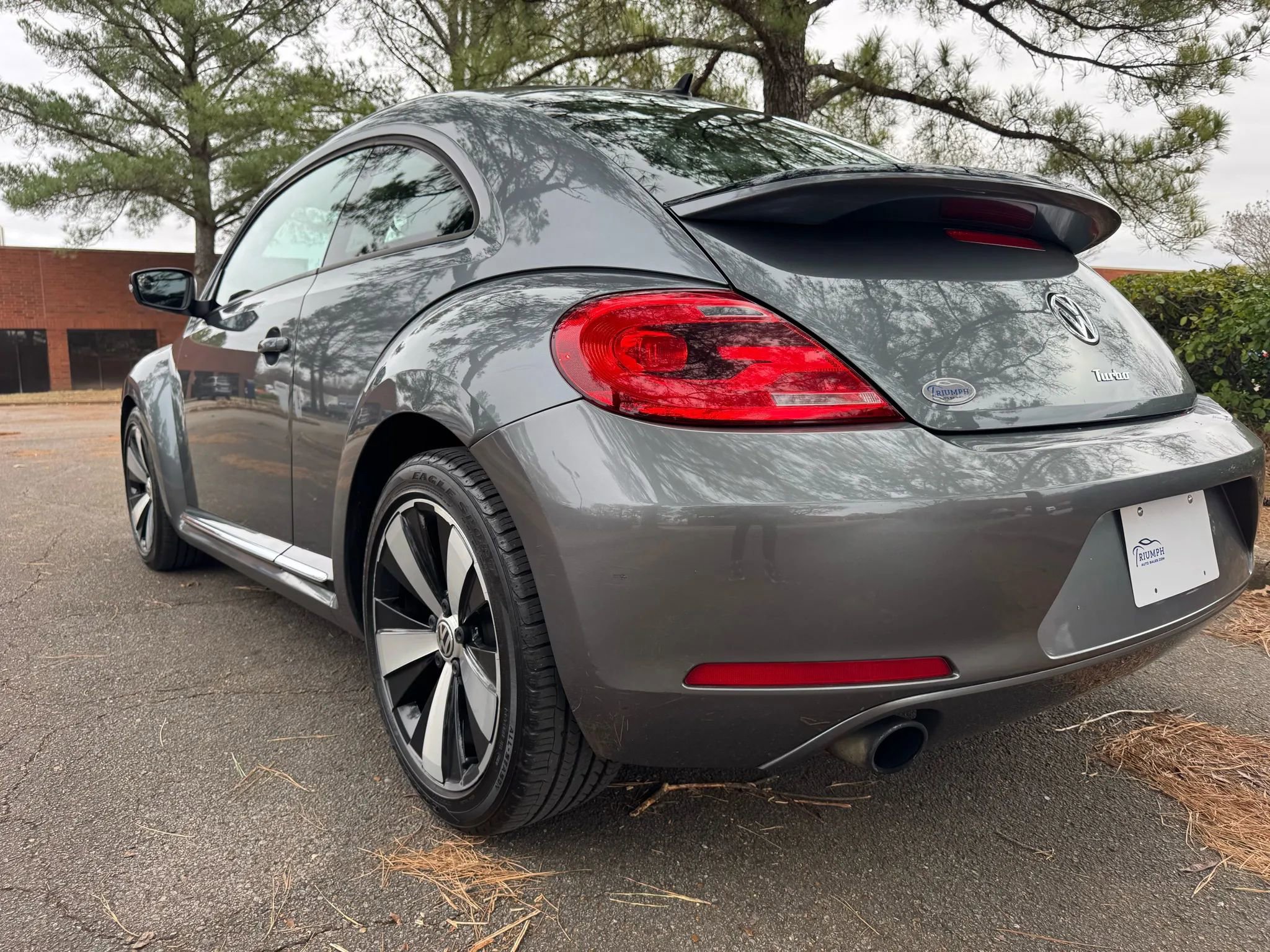 Used 2012 Volkswagen Beetle 2.0T image 4