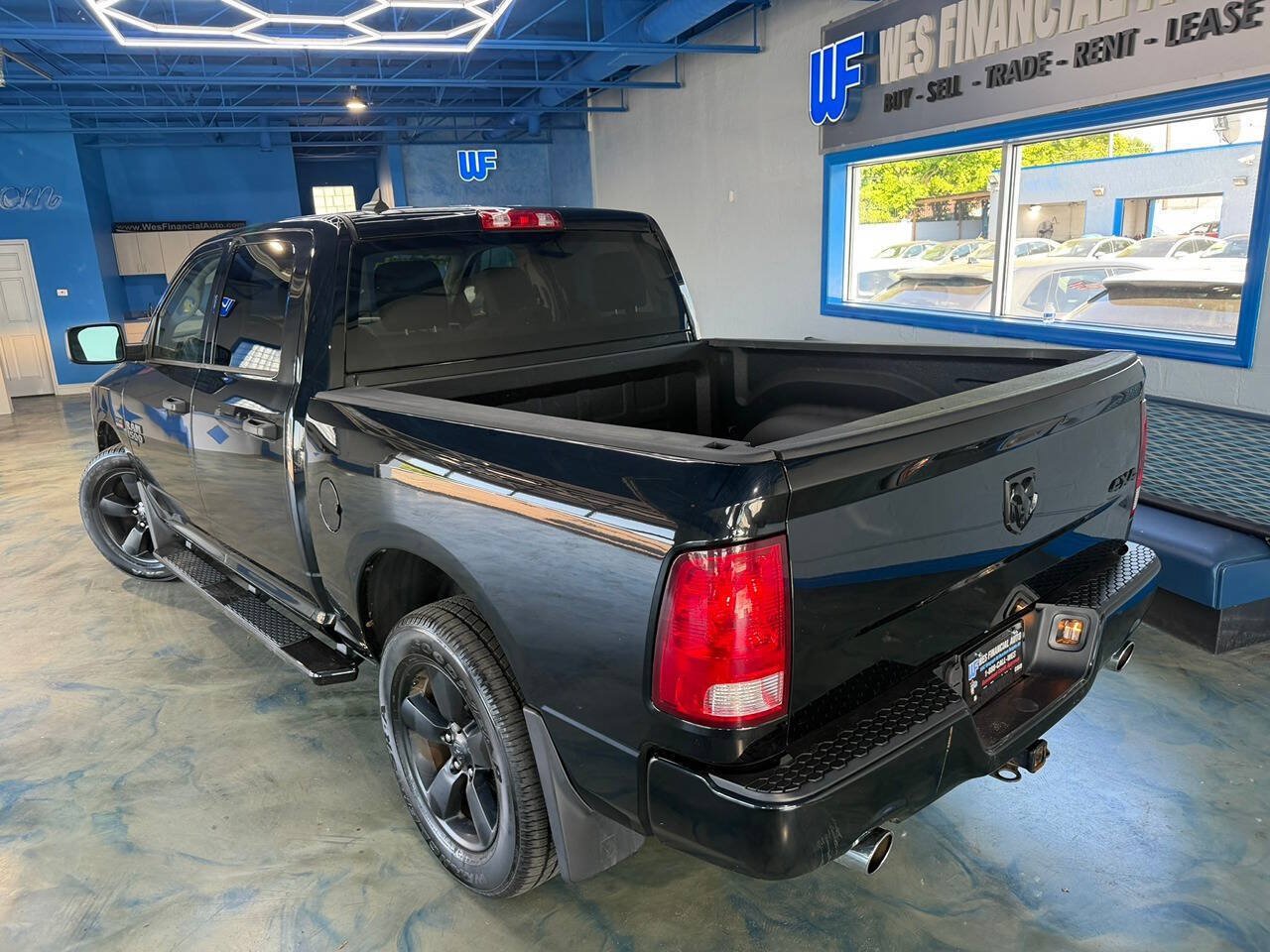 Used 2019 RAM 1500 Express w/ Wheel & Sound Group AWD/4WD image 3
