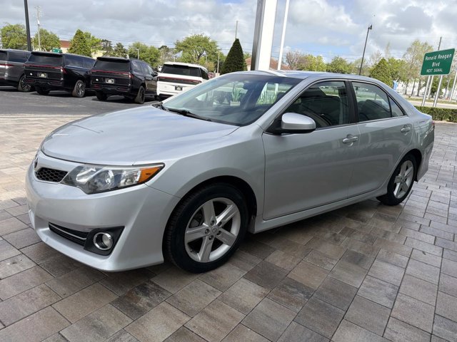 Used 2014 Toyota Camry SE w/ Fleet Convenience Package image 6