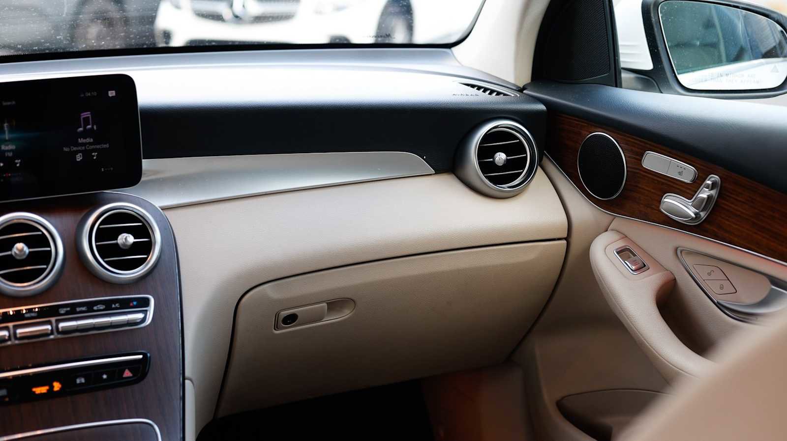 Used 2022 Mercedes-Benz GLC 300 4MATIC image 19