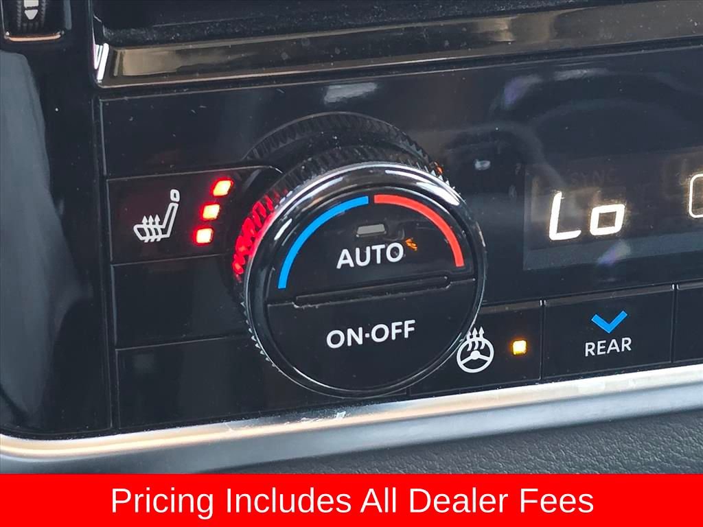 Used 2024 Nissan Rogue SL w/ SL Premium Package FWD image 18