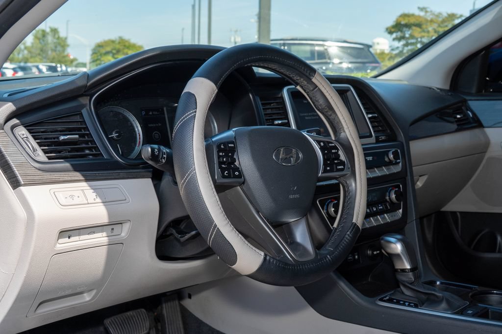 Used 2018 Hyundai Sonata Limited w/ Cargo Package FWD image 14