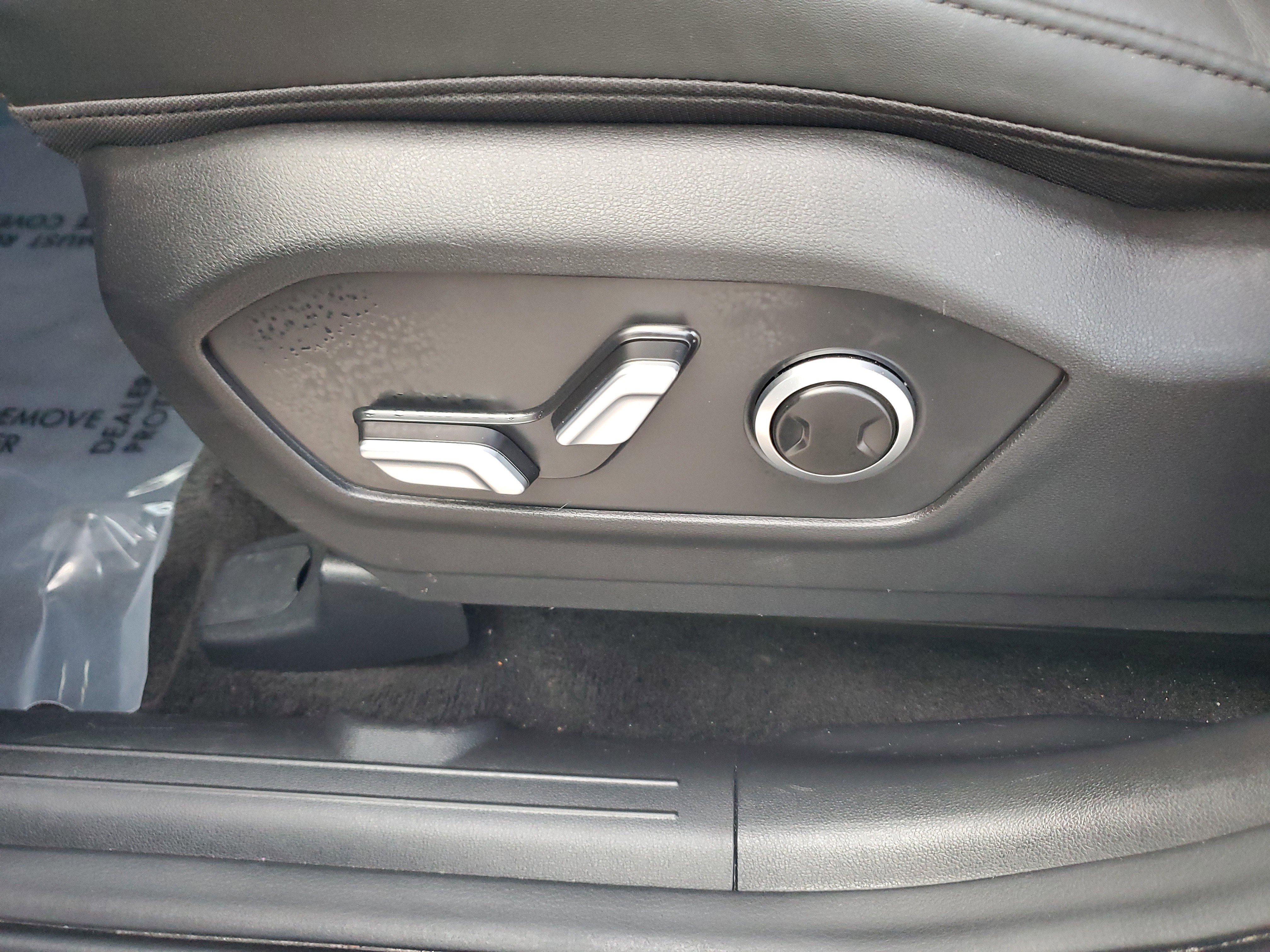 Used 2025 Hyundai Santa Fe SEL image 12