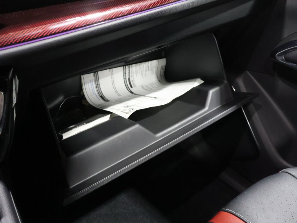 Used 2024 Chevrolet Traverse RS w/ LPO, Floor Liner Package image 37