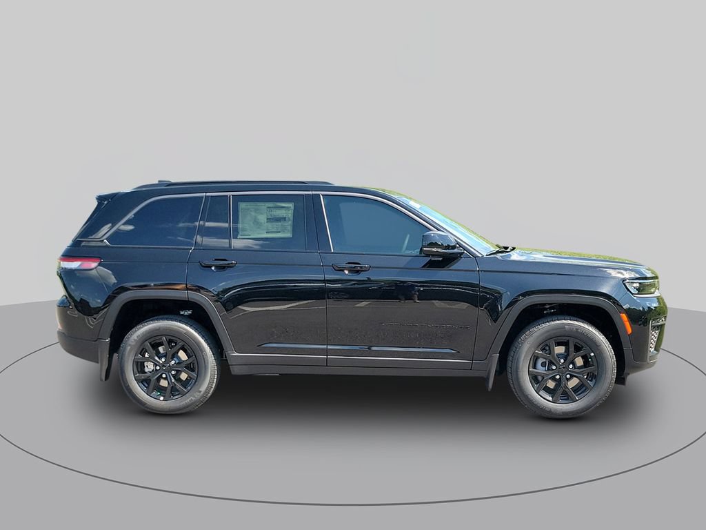 New 2026 Jeep Grand Cherokee Altitude RWD image 2