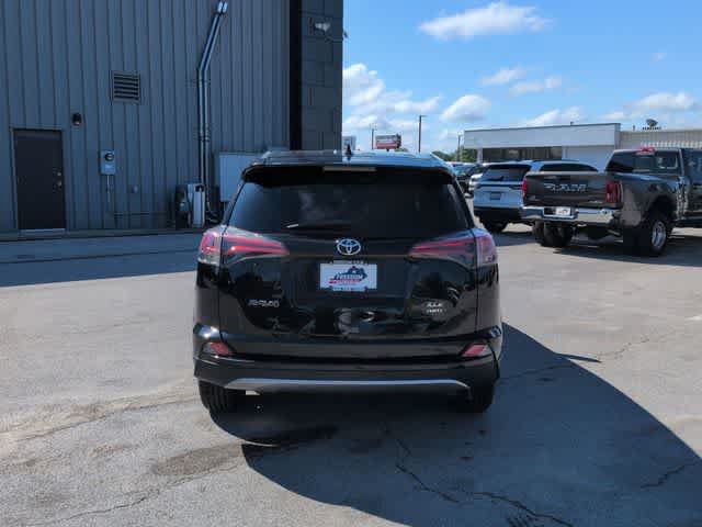 Used 2018 Toyota RAV4 XLE AWD/4WD image 7