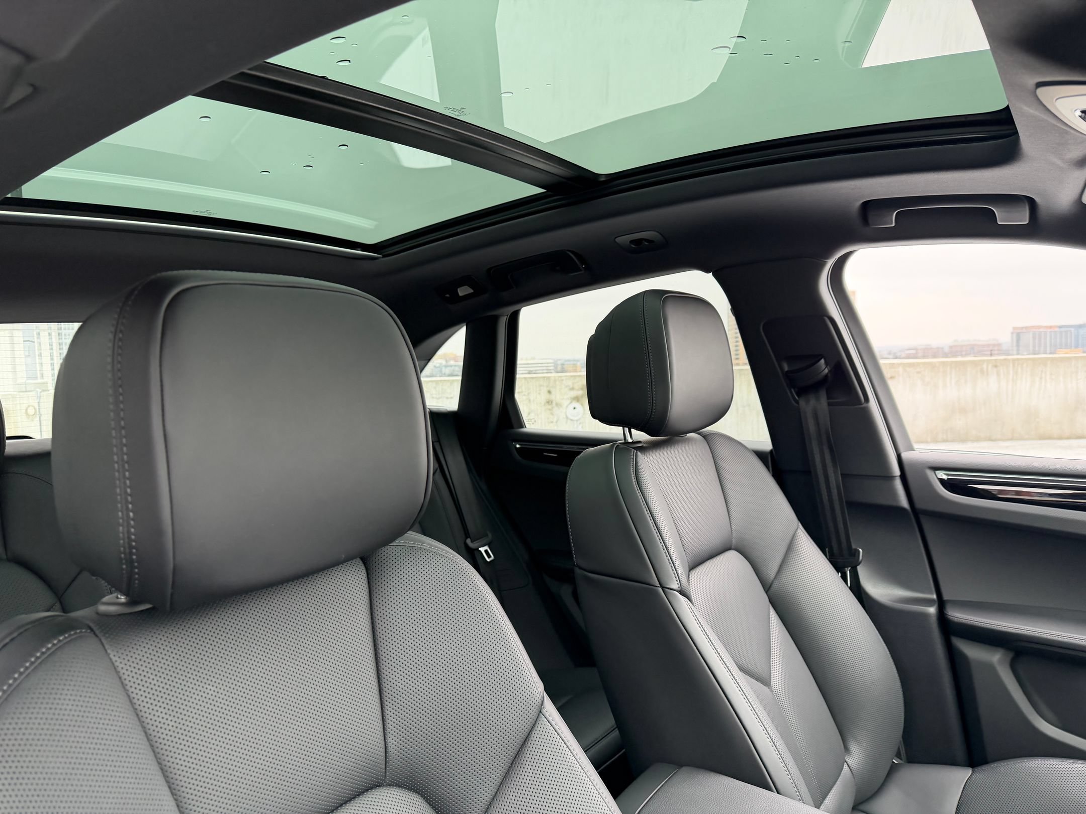 Certified 2026 Porsche Macan AWD/4WD image 13