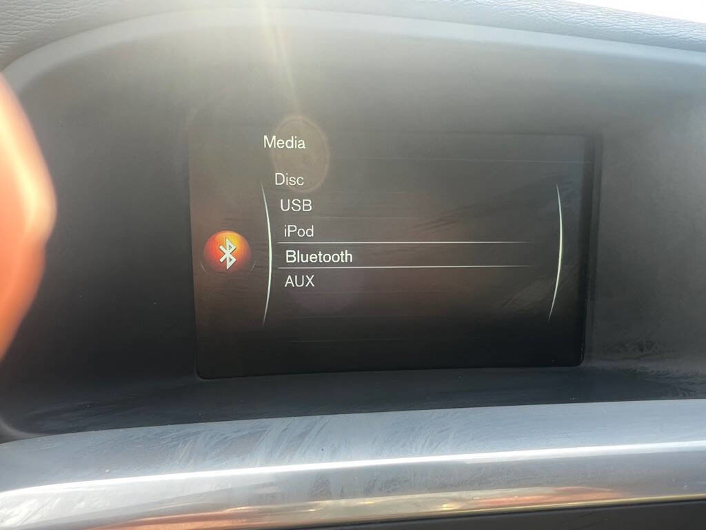 Used 2017 Volvo V60 T5 Premier w/ Convenience Package image 16