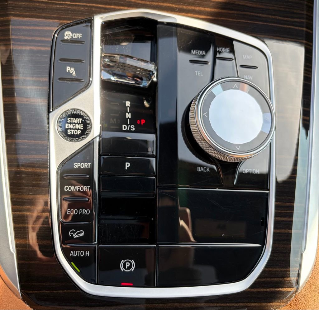 Used 2024 BMW X5 xDrive40i w/ Executive Package image 14