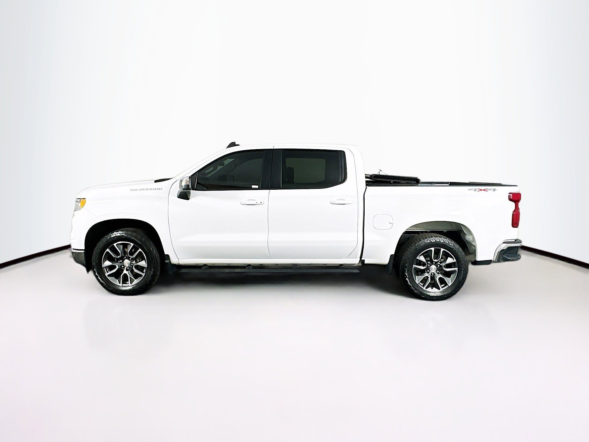 Used 2023 Chevrolet Silverado 1500 LT image 4