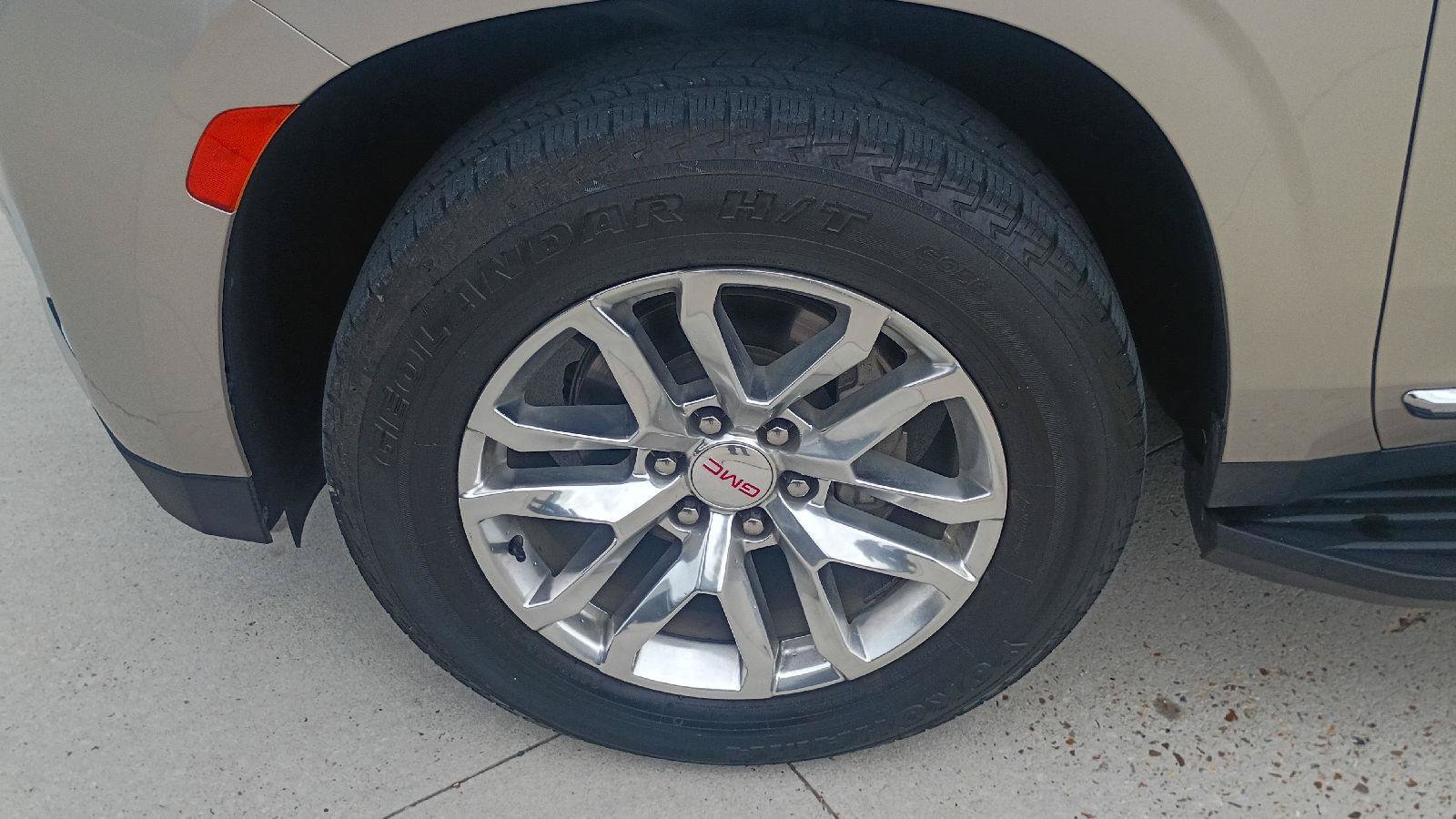 Used 2023 GMC Yukon XL SLT w/ LPO, Floor Liner Package RWD image 26