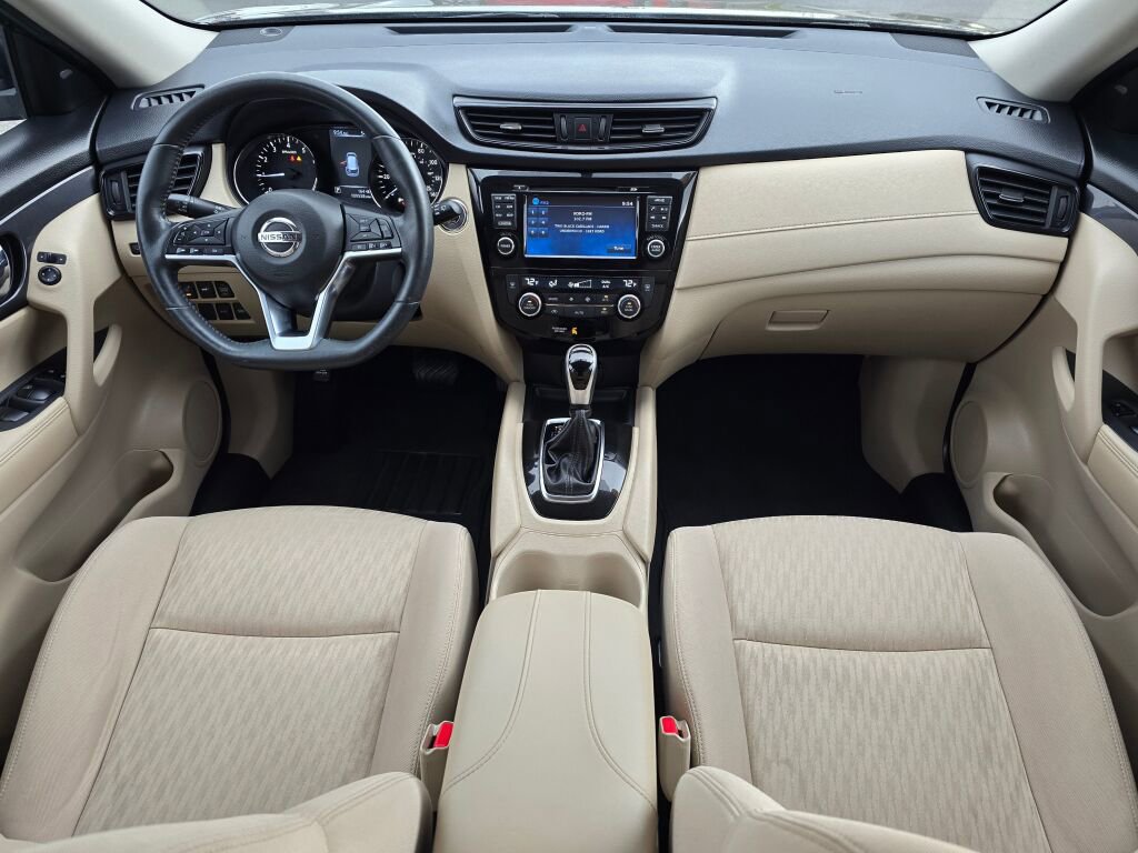 Used 2017 Nissan Rogue SV w/ SV Premium Package FWD image 10