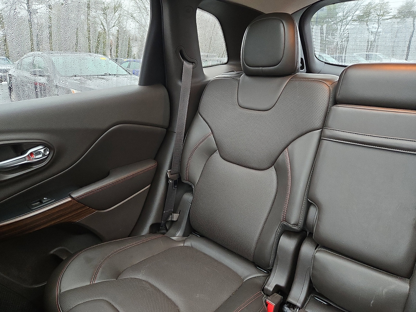 Used 2015 Jeep Cherokee Trailhawk w/ Comfort/Convenience Group image 18