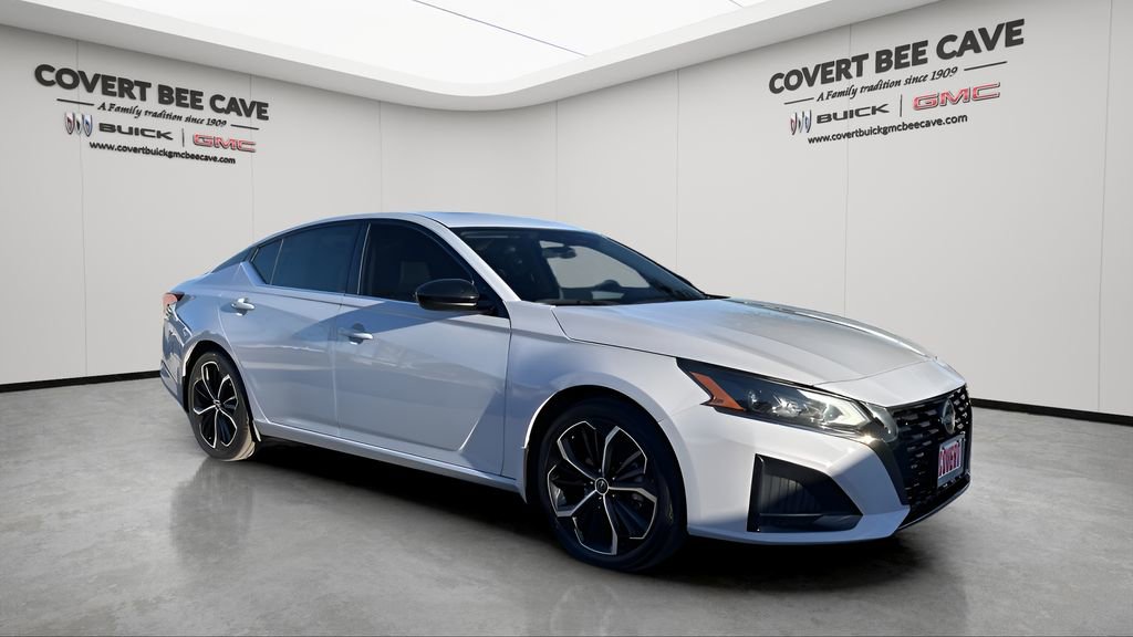 Used 2023 Nissan Altima 2.5 SR w/ SR Premium Package