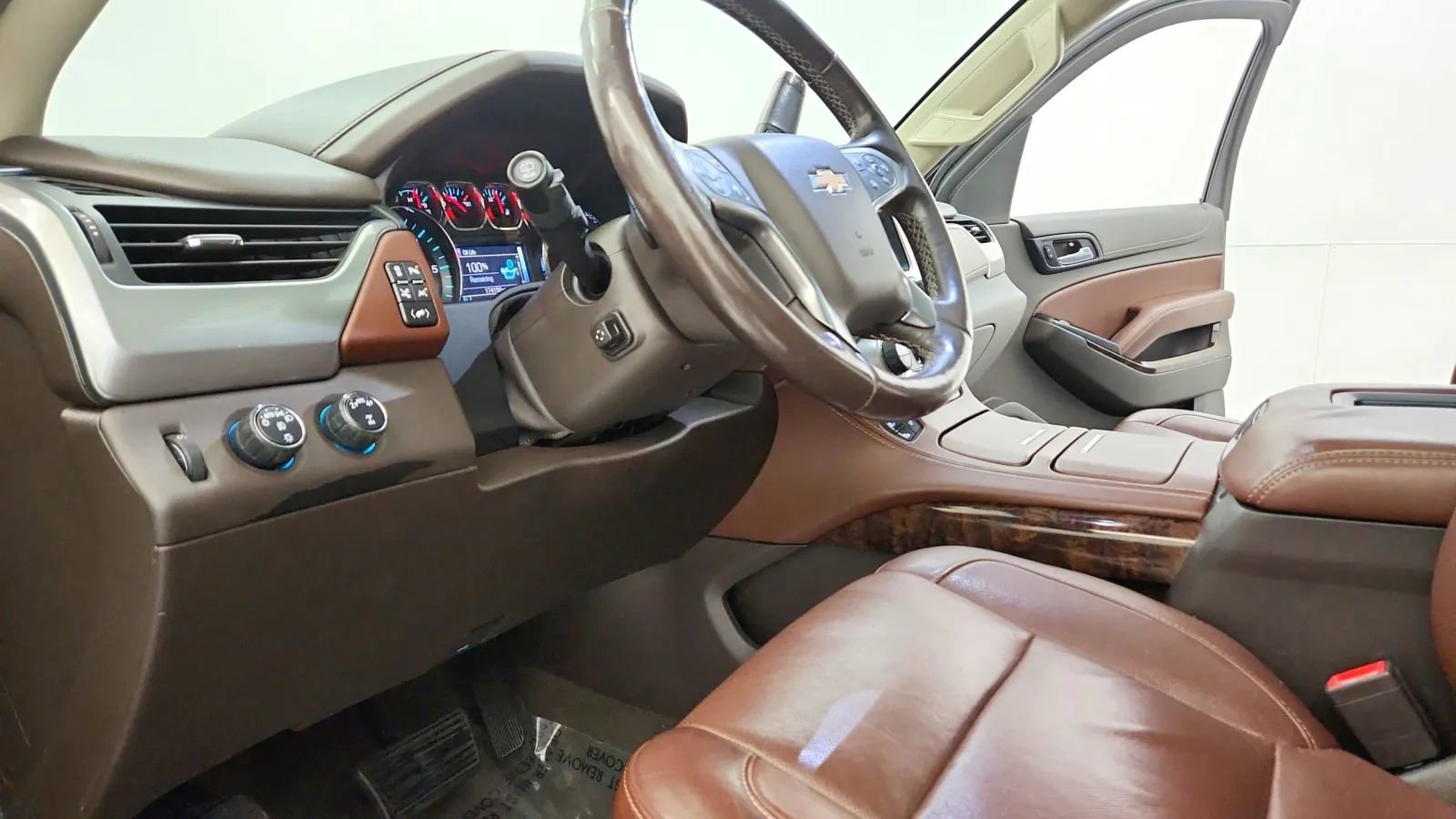 Used 2018 Chevrolet Suburban Premier image 22