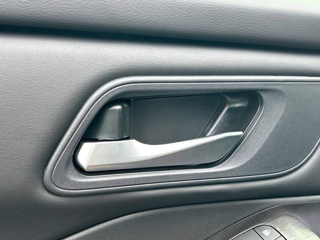 Used 2026 Nissan Rogue SV FWD image 19