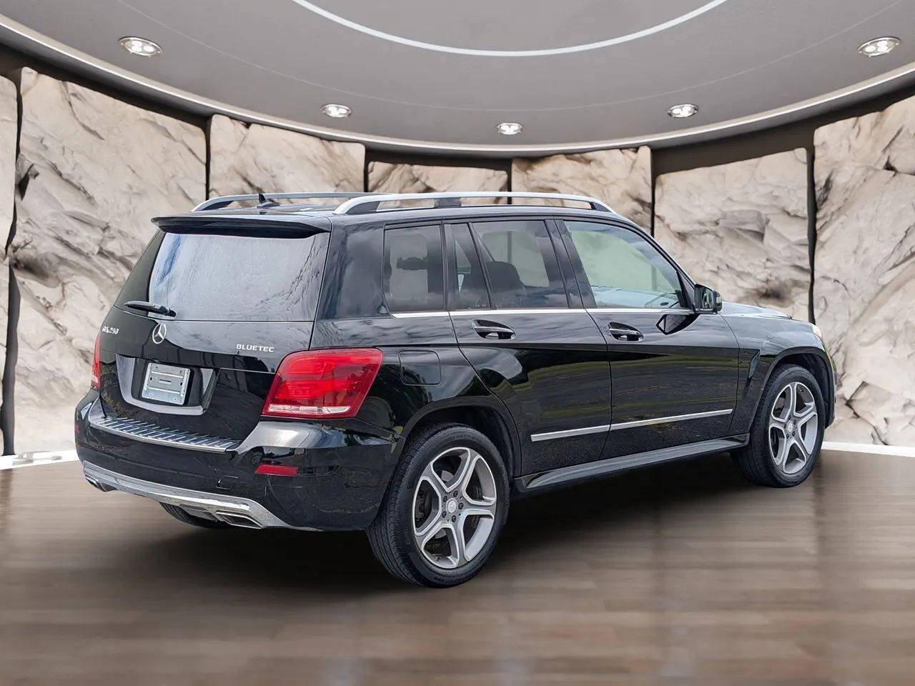 Used 2014 Mercedes-Benz GLK 250 BlueTEC 4MATIC image 11