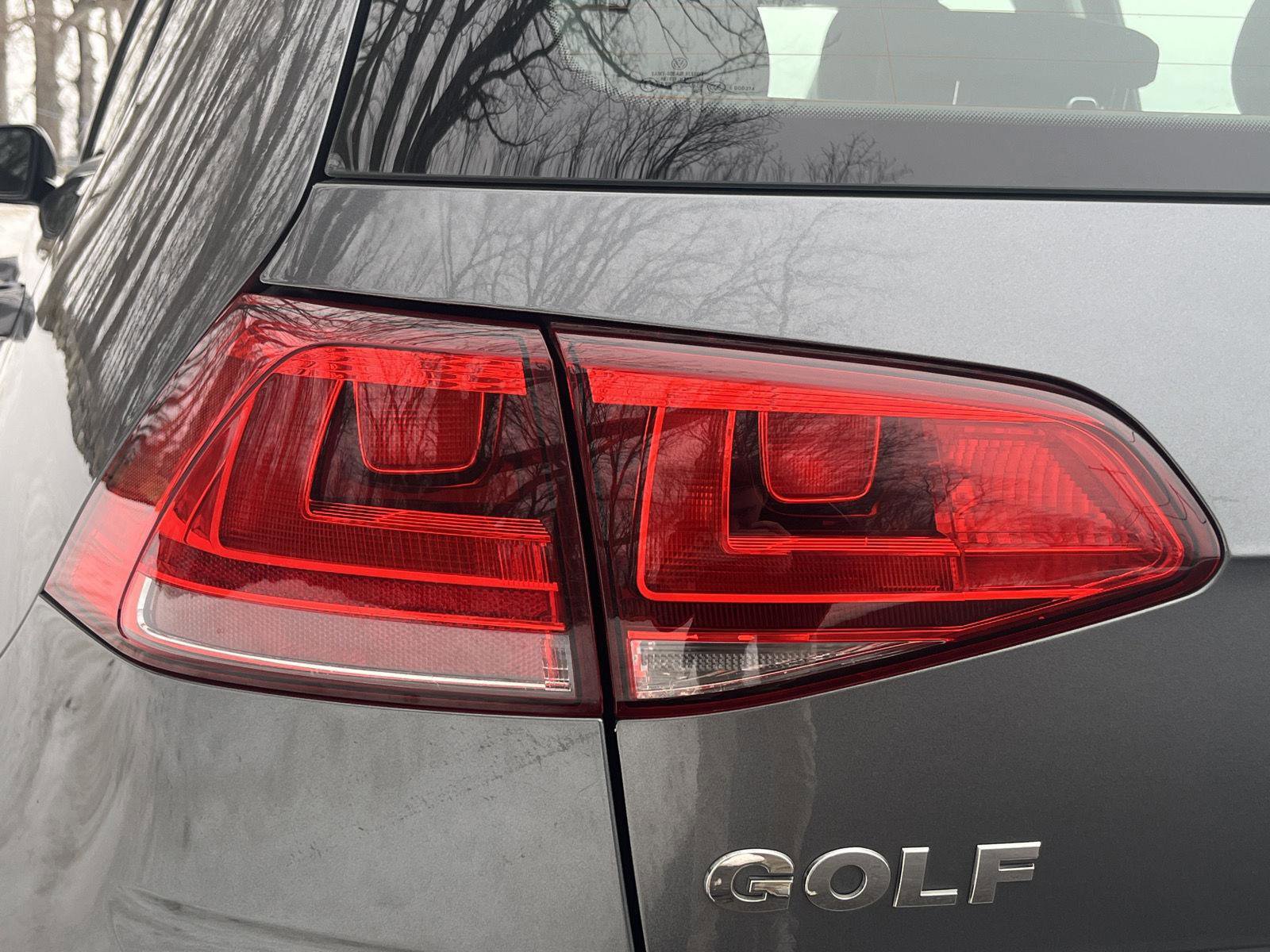 Used 2017 Volkswagen Golf Wolfsburg Edition image 27