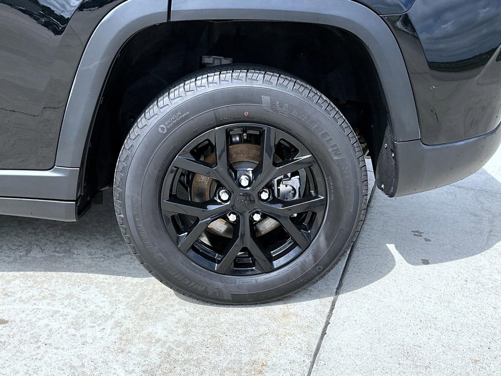 Used 2024 Jeep Grand Cherokee Altitude image 23