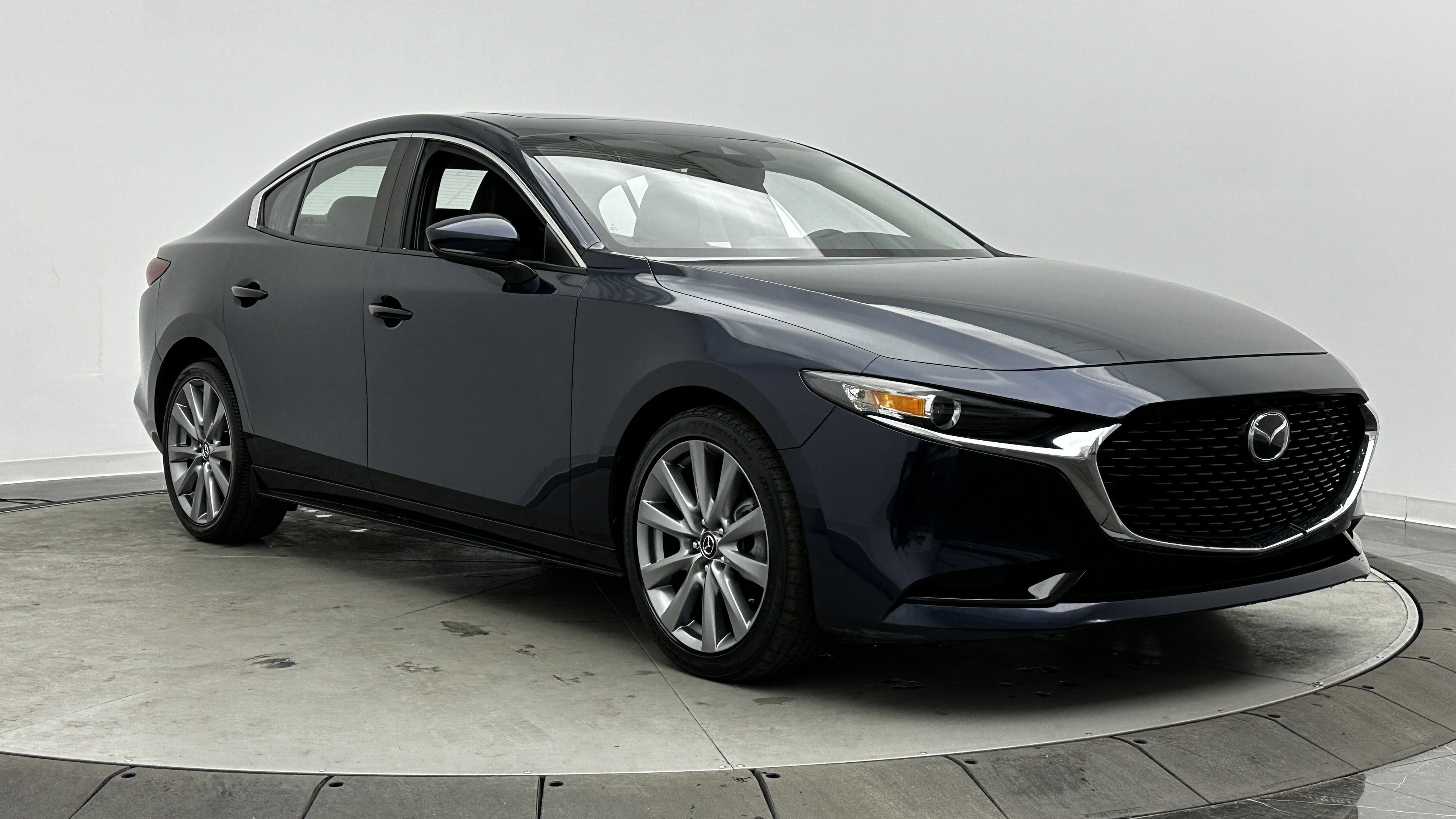 Used 2023 MAZDA MAZDA3 s image 3