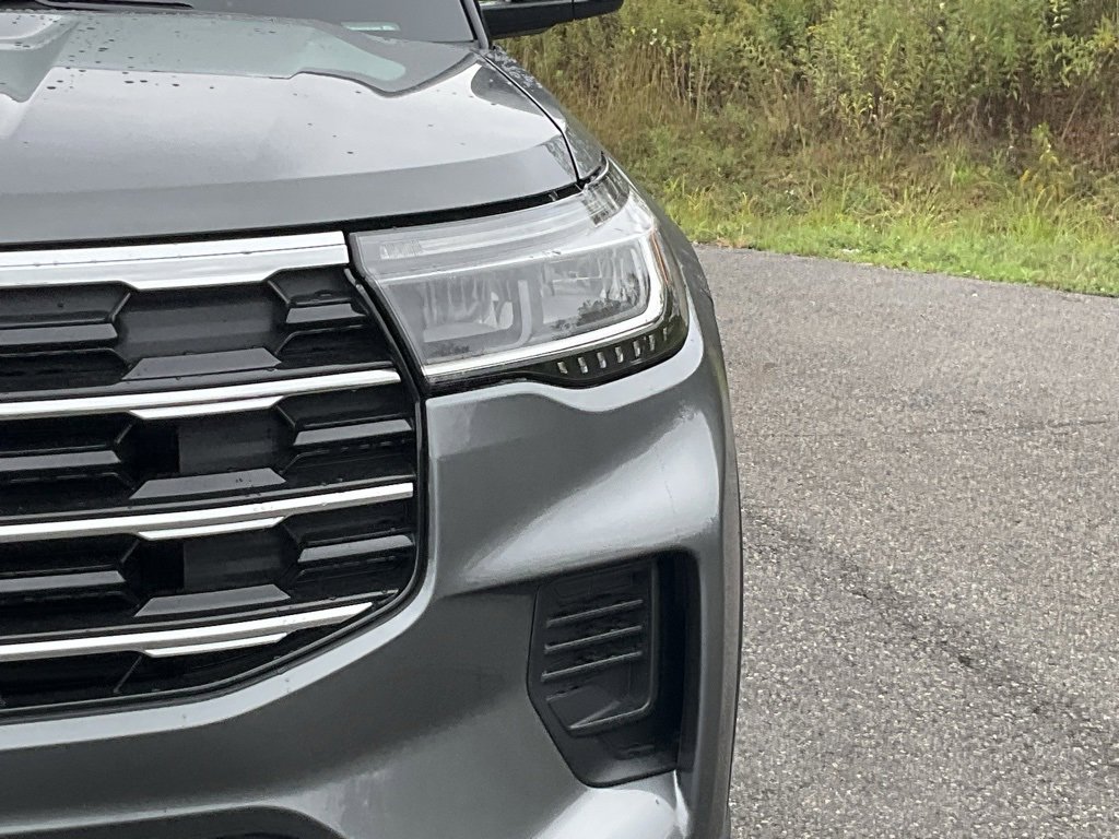 New 2026 Ford Explorer Active image 2